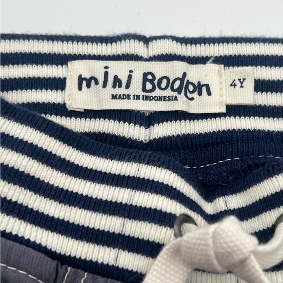 Mini Boden Gray Adventure Shorts. Size 4years - Picture 7 of 11